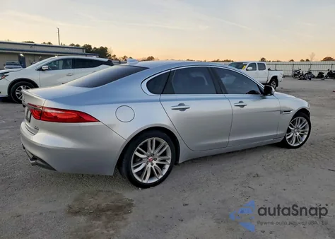 2016 Jaguar Xf Prestige z USA, uszkodzony, nr VIN SAJBK4BV0GCY18891